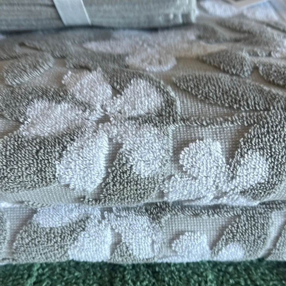 Rachel Ashwell Farmhouse Bath Towels Hand Towels Washcloths Gray Floral NEW